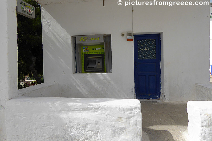 Is there an ATM on Schinoussa? Yes, there is one opposite to Café Hara in Chora.