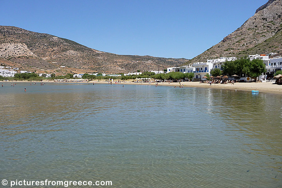 Kamares is the port of Sifnos. Tavernas, accommodation and a long sandy beach that is perfect for families with children.